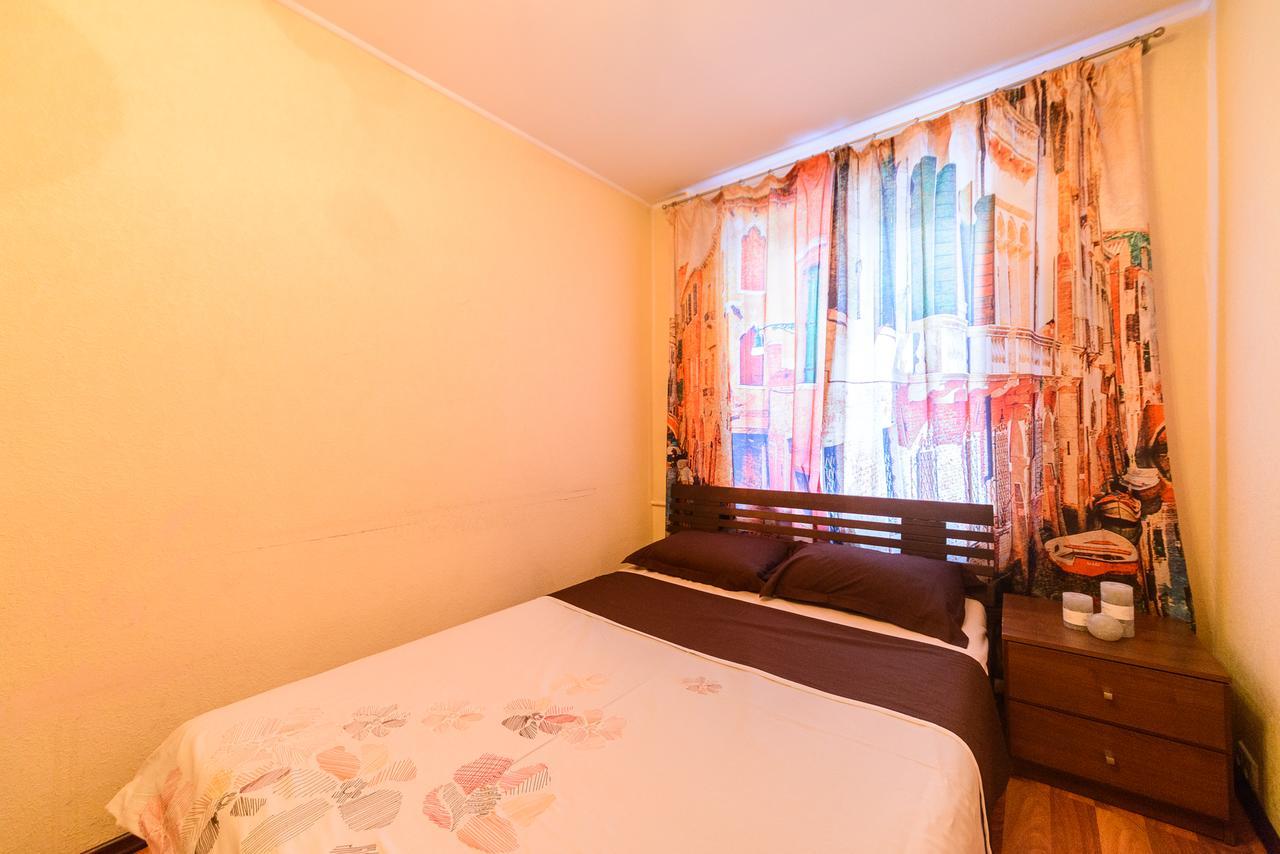 Apartment On Hryhoriia Chuprynky Kyiv Exterior photo